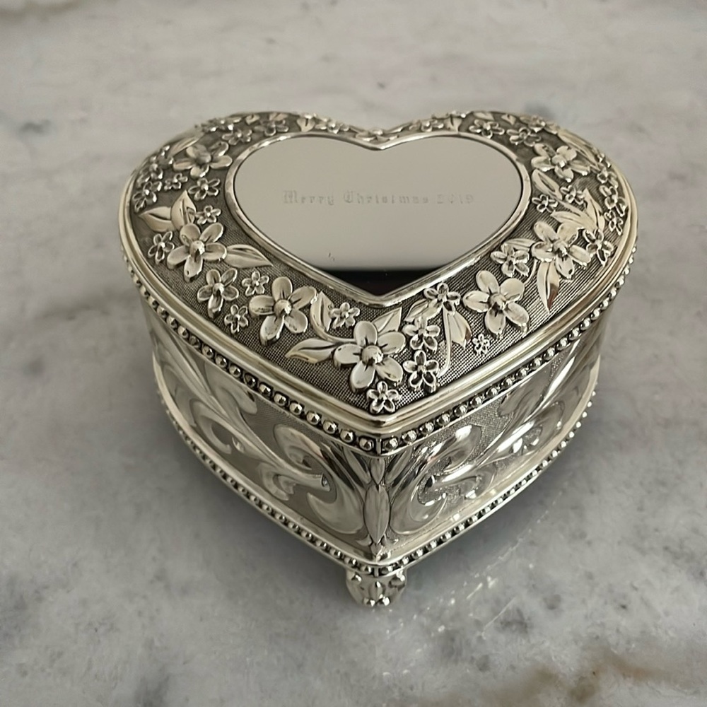 Things Remembered music box engraved Merry Christmas 2019